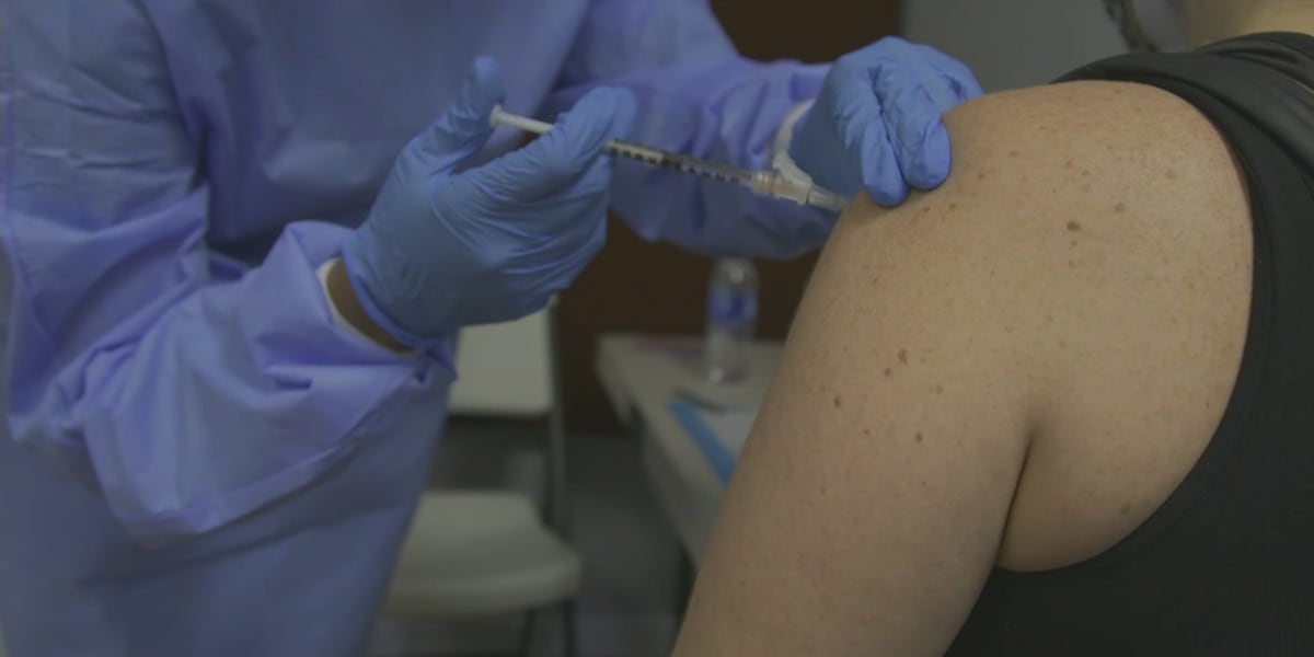 CVS, Walgreens to require prescriptions for COVID-19 vaccines in Louisiana