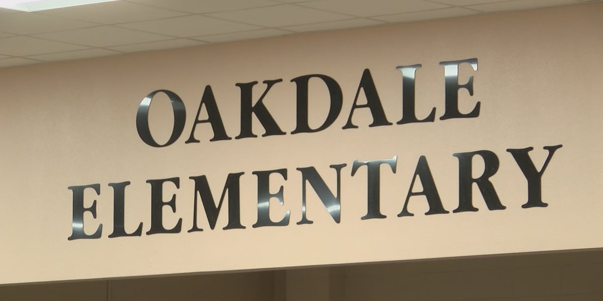 BACKTOSCHOOL Oakdale Elementary students return to new school after