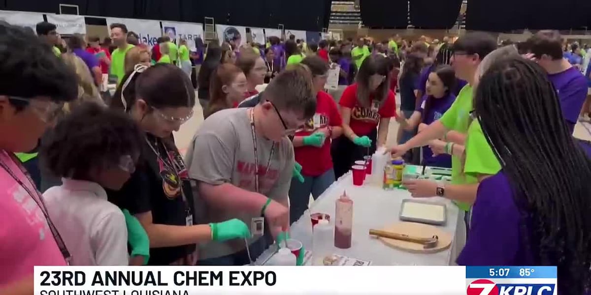 Student learn hands-on at Chemistry Expo