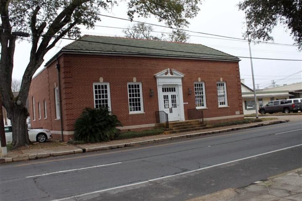 The old post office is directly across the street from the Beauregard Parish Courthouse and...