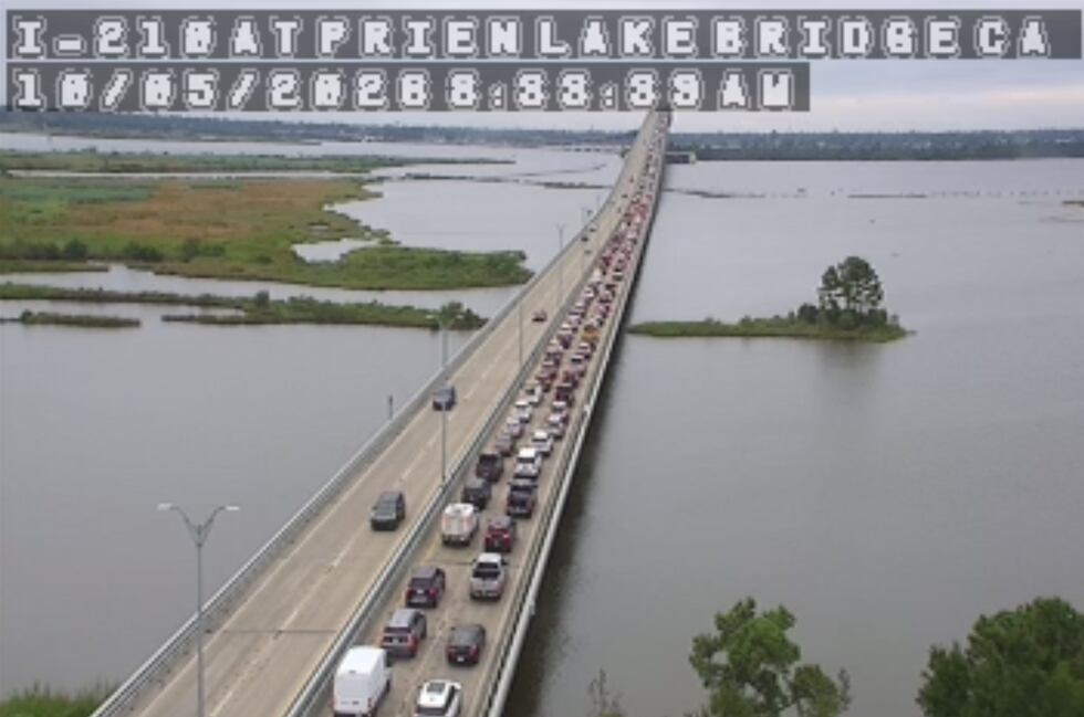 210e All lanes reopened after traffic accident along I-210E at Prien Lake Bridge