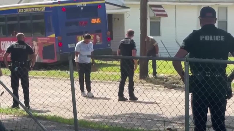 Intoxicated driver hits bus, causing it to run into home, Lake Charles police say