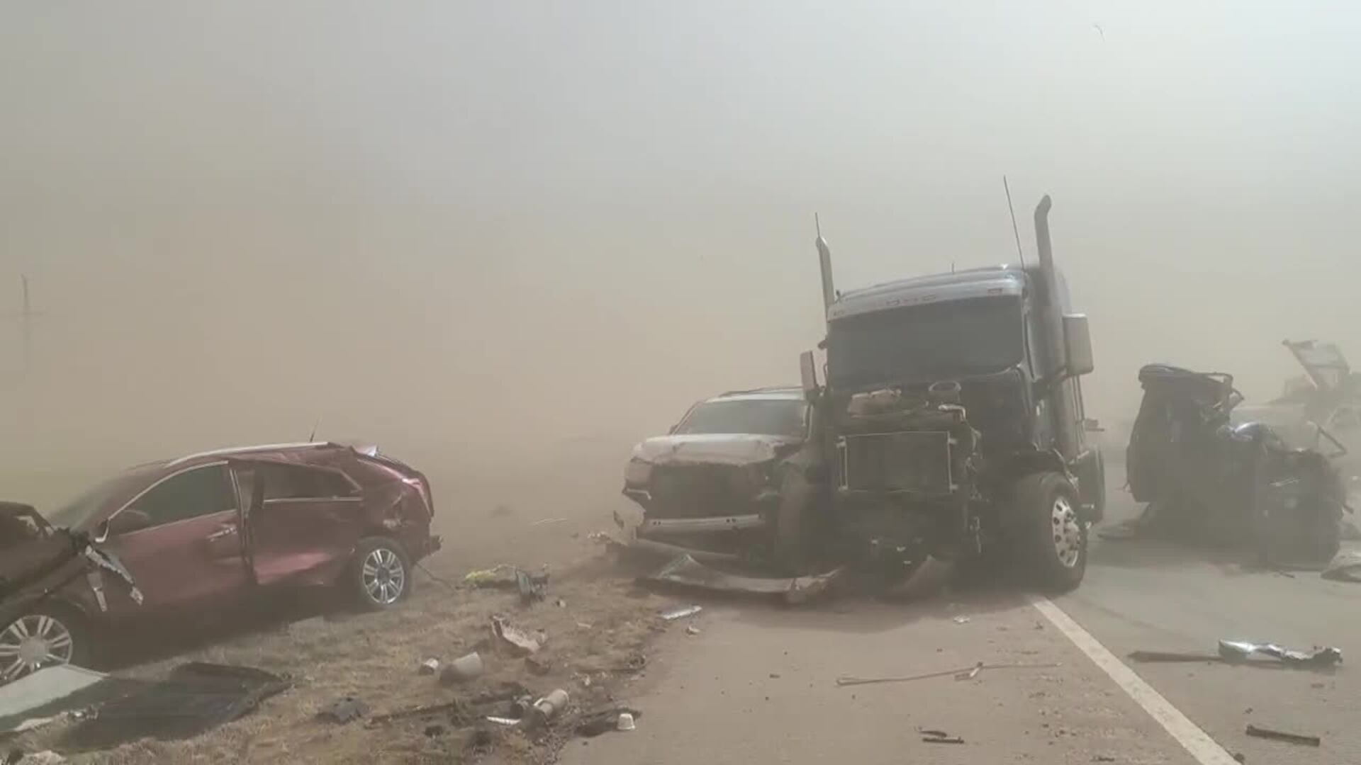Severe Weather Chaos in Texas: Homes at Risk as Tornadoes and Wildfires Collide in a Dangerous Storm!
